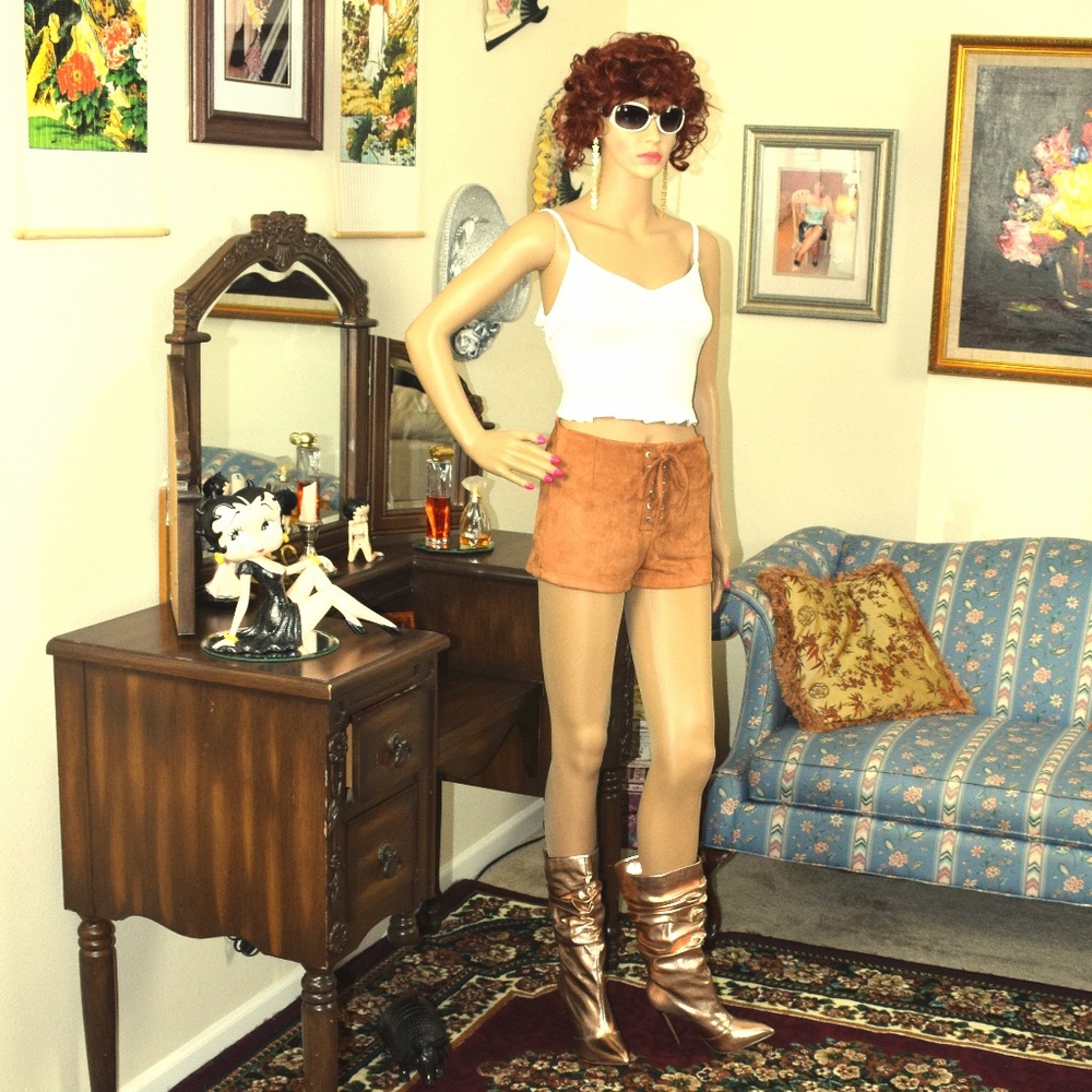 BROWN SUEDE SHORTS...
